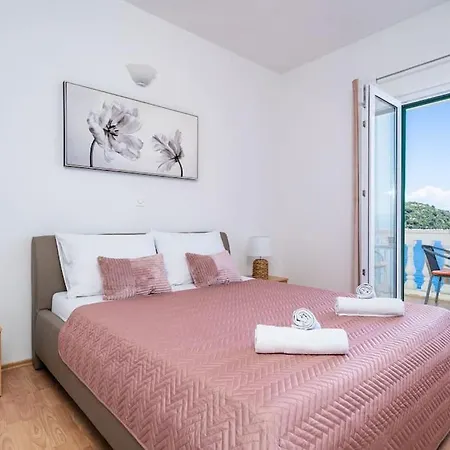 By The Sea Apartment Sobra Exterior photo