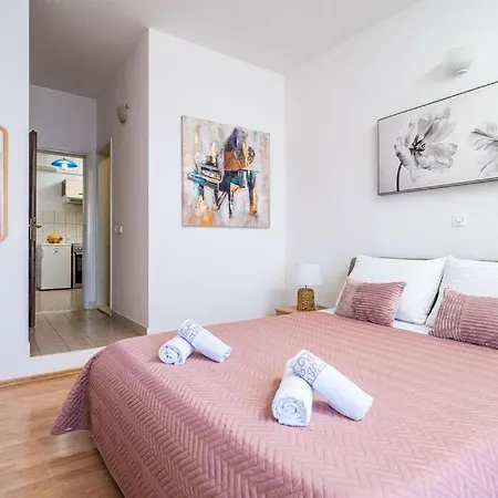 By The Sea Apartment Sobra Exterior photo